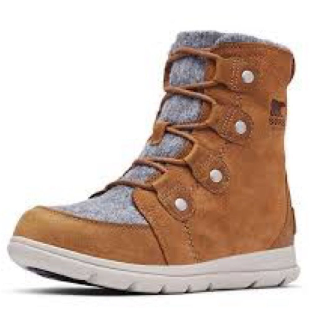 Sorel Joan Explorer Boots Women’s 9.5